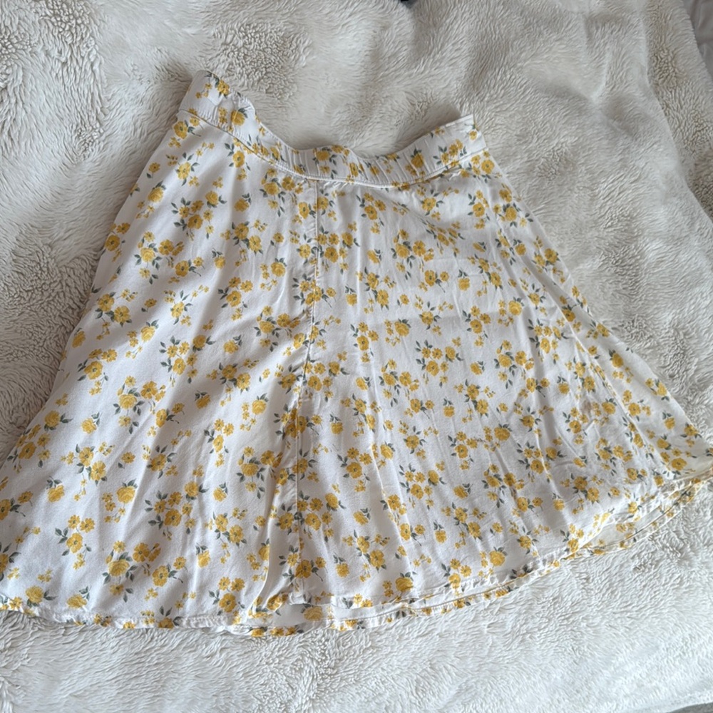 Hollister White and Yellow Floral Mini Skirt